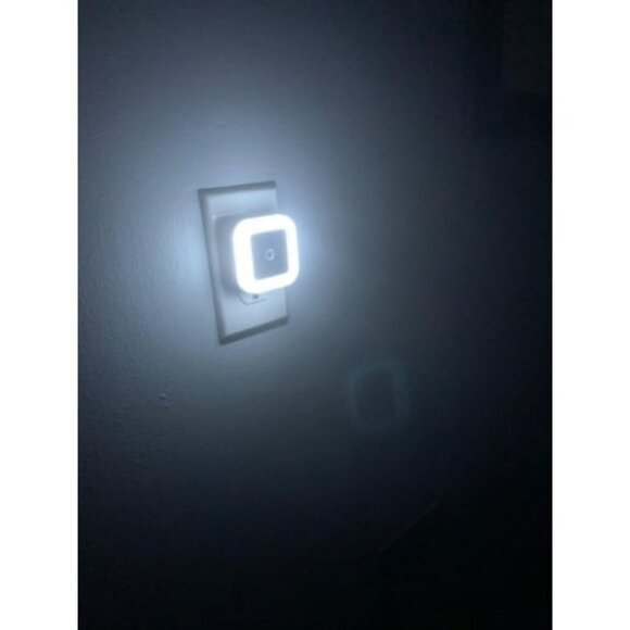 6 pc LED Night Light Lamp with Smart Sensor Dusk to Dawn Sensor, Daylight White - Picture 3 of 3